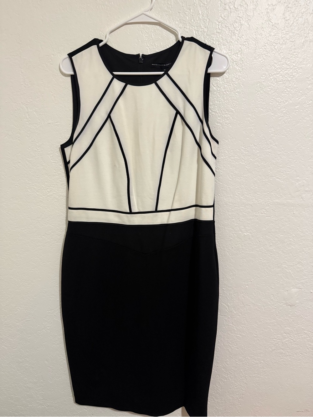 White House Black Market Black & White Sleeveless Sheath Dress